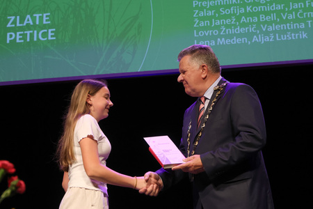 ZLATE PETICE 35 FOTO LJUBO VUKELIČ